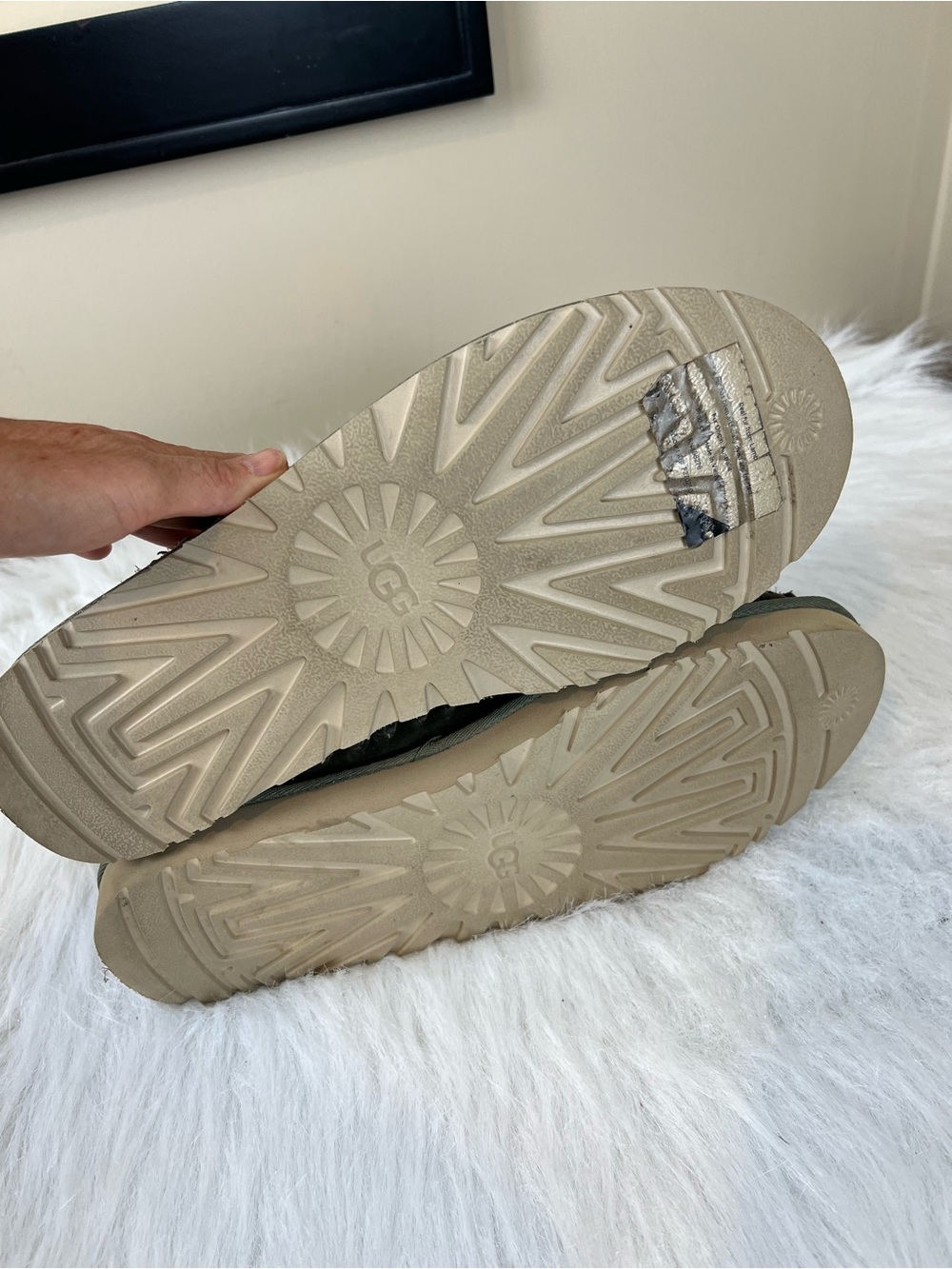 Ugg Micro Biarritz  Cozy sided Slip-On Shoes in Light Gray 11 - Picture 3 of 11